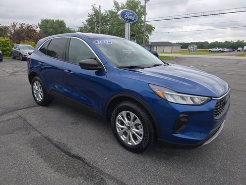 Used 2023 Ford Escape Active w/ Tech Pack #1 AWD/4WD image 4