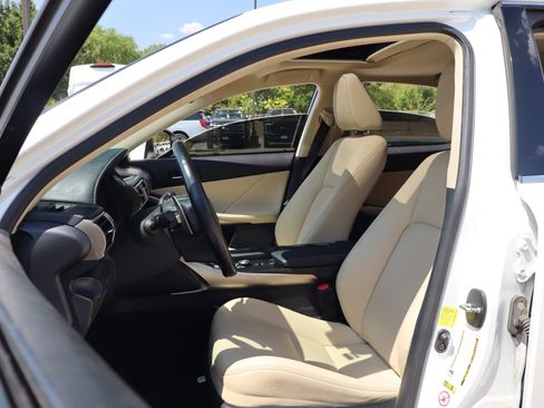 Used 2015 Lexus IS 250 RWD image 11