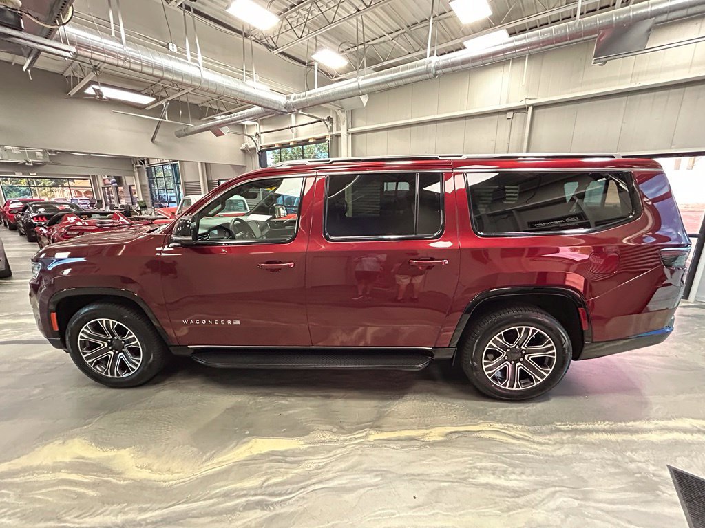 Used 2024 Jeep Wagoneer L Series II w/ Flexible Seating Group AWD/4WD image 37