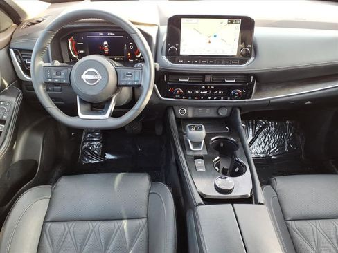 Used 2023 Nissan Rogue Platinum w/ Platinum Premium Package image 12