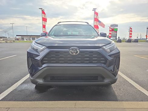 Used 2022 Toyota RAV4 XLE w/ Convenience Package AWD/4WD image 2