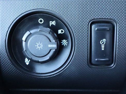 Used 2015 Ford F250 XLT w/ FX4 Off-Road Package image 28