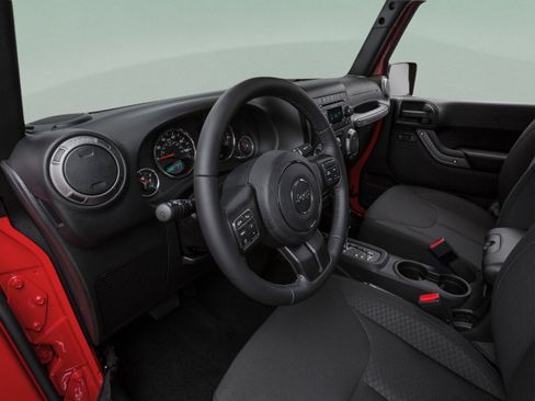 Used 2016 Jeep Wrangler Unlimited Rubicon w/ Connectivity Group AWD/4WD image 37