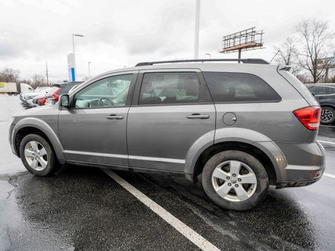 Used 2012 Dodge Journey SXT w/ Flexible Seating Group image 4