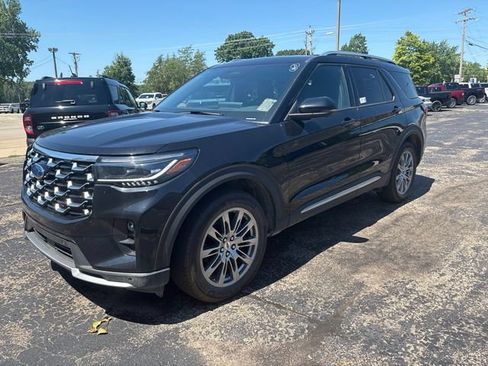 Used 2026 Ford Explorer Platinum AWD/4WD image 1
