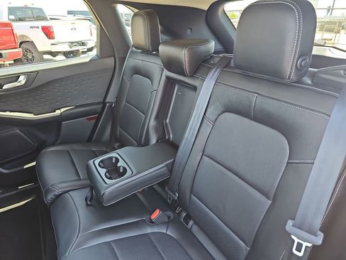 Used 2020 Ford Escape Titanium AWD/4WD image 14