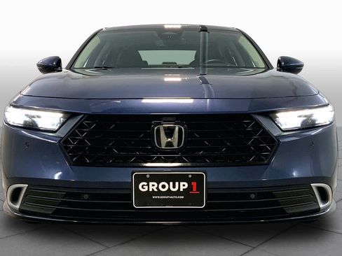 Used 2023 Honda Accord Touring image 3