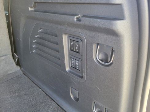 Used 2024 GMC Acadia Denali image 8