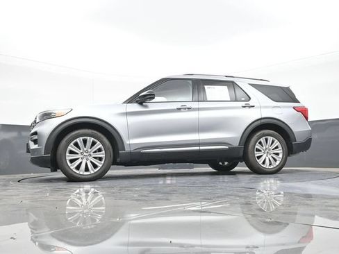 Used 2022 Ford Explorer Limited w/ Equipment Group 301A AWD/4WD image 61