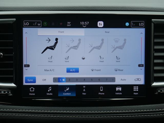 Used 2025 Chrysler Pacifica Limited w/ Trailer Tow Group FWD image 22