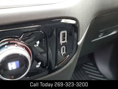 New 2025 GMC Sierra 2500 SLE w/ SLE Convenience Package image 32