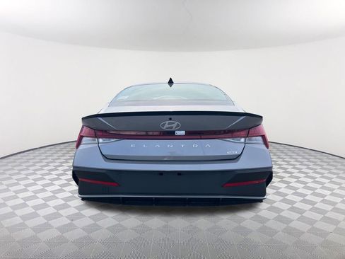 Used 2025 Hyundai Elantra SEL FWD image 6