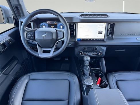 New 2025 Ford Bronco Badlands image 5