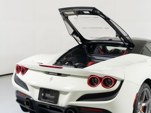 Used 2020 Ferrari F8 Tributo RWD image 17