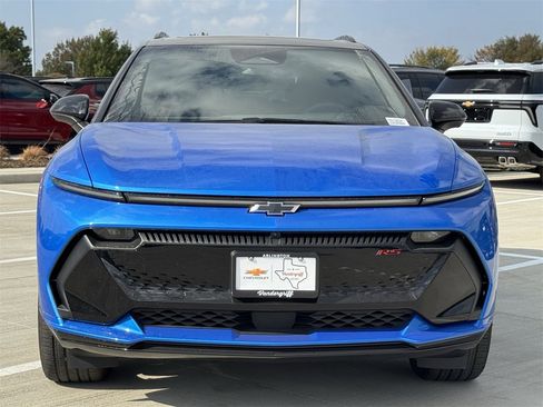 New 2026 Chevrolet Equinox EV RS image 7