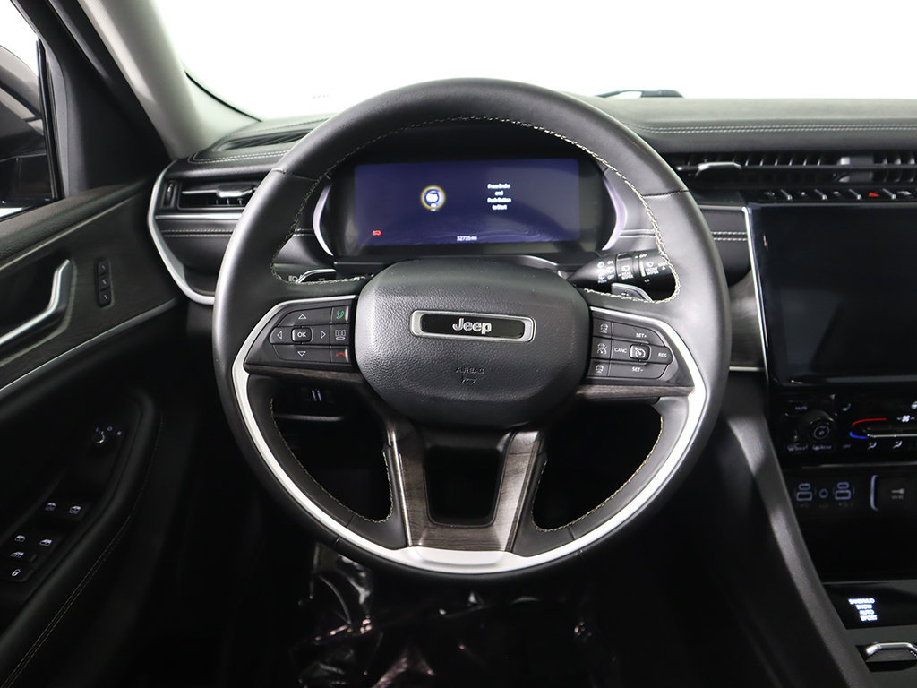 Used 2023 Jeep Grand Cherokee Limited AWD/4WD image 44