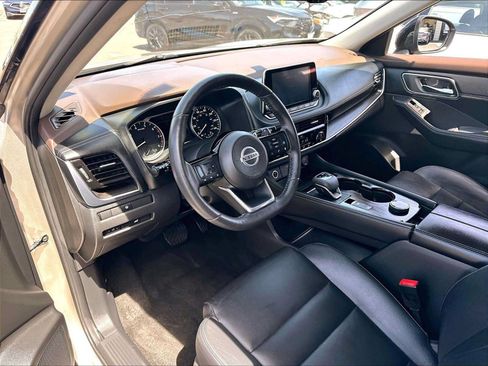 Used 2021 Nissan Rogue SL AWD/4WD image 16