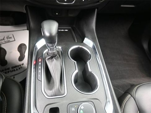 Used 2023 Chevrolet Traverse LT image 11