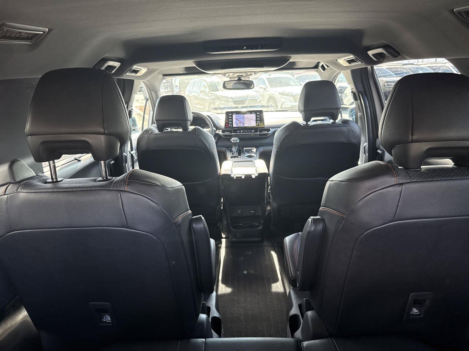 Used 2024 Toyota Sienna XSE w/ XSE Premium Package FWD image 10