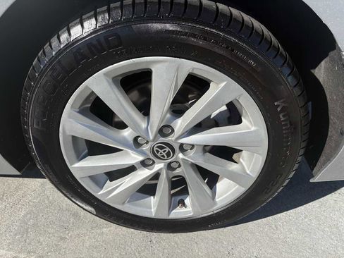 Used 2022 Toyota Camry LE image 8