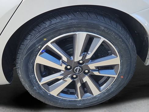 Used 2023 Nissan Versa SV image 20