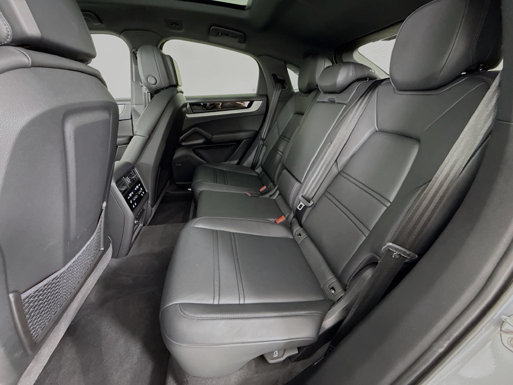Certified 2026 Porsche Cayenne Coupe AWD/4WD image 24