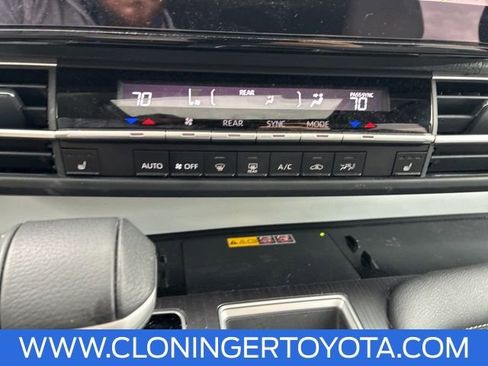 Used 2025 Toyota Sienna XLE image 20