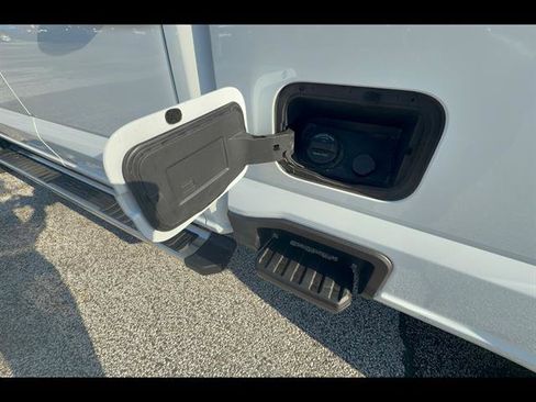 Certified 2025 Ford F250 XLT AWD/4WD image 24