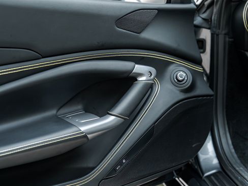 Used 2022 Ferrari F8 Tributo RWD image 41