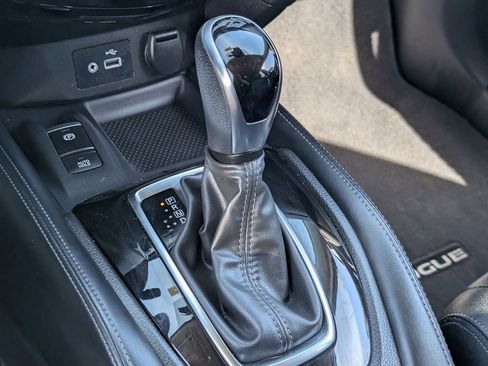 Used 2020 Nissan Rogue SL FWD image 22