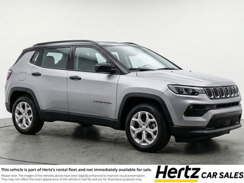 Used 2025 Jeep Compass Latitude image 1