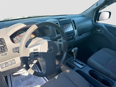 Used 2019 Nissan Frontier SV image 10