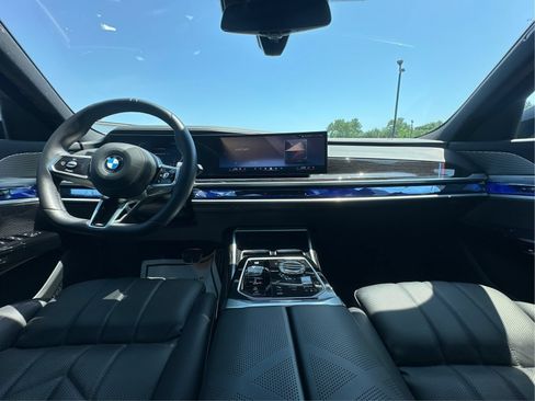 Used 2026 BMW 740i xDrive AWD/4WD image 27