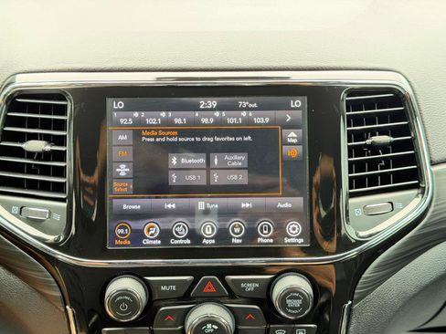 Used 2021 Jeep Grand Cherokee Laredo X AWD/4WD image 57