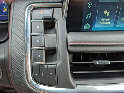 Used 2024 Chevrolet Suburban RST RWD image 12