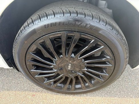 Used 2022 Lincoln Corsair Reserve w/ Equipment Group 201A AWD/4WD image 9