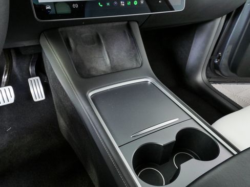 Used 2023 Tesla Model Y Performance AWD/4WD image 17