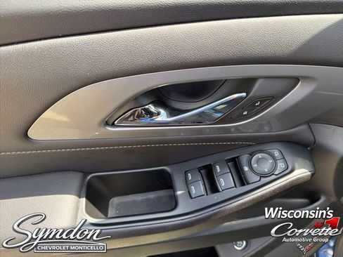 Used 2023 Chevrolet Traverse LT AWD/4WD image 15