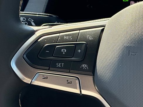 Certified 2024 Volkswagen Atlas Cross Sport SE AWD/4WD image 28
