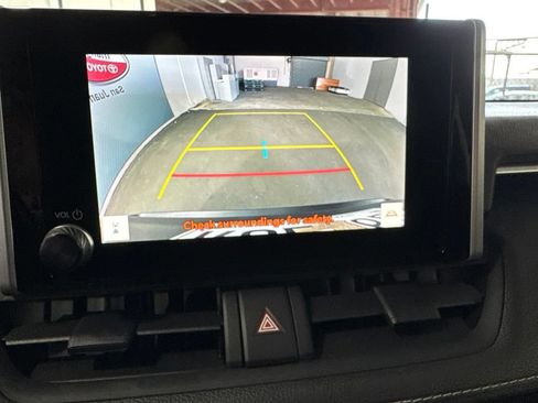 Used 2025 Toyota RAV4 XLE FWD image 46