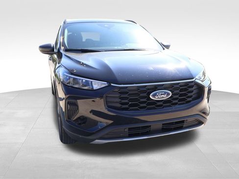 Certified 2026 Ford Escape ST-Line w/ Tech Pack #1 FWD image 8