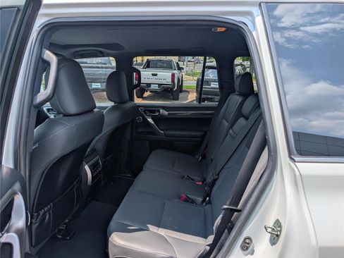 Used 2022 Lexus GX 460 Premium w/ Premium Plus Package AWD/4WD image 15