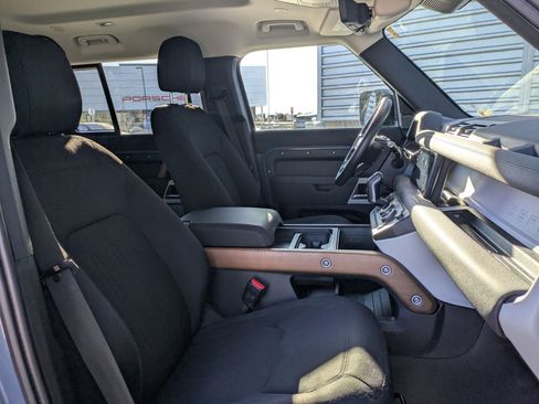 Used 2022 Land Rover Defender 110 image 29