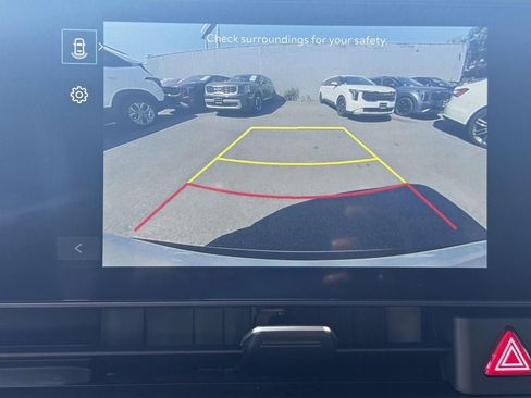 Used 2026 Kia Carnival FWD image 28