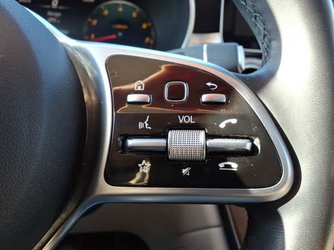 Used 2022 Mercedes-Benz GLC 300 4MATIC image 15