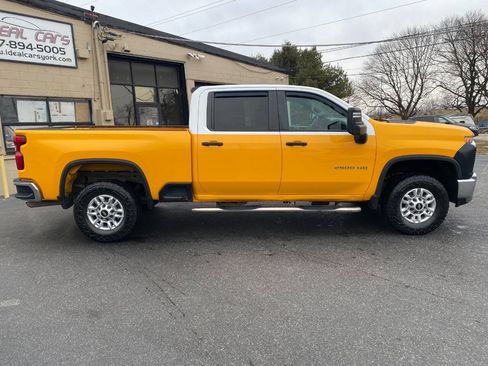 Used 2020 Chevrolet Silverado 2500 LT w/ Snow Plow Prep/Camper Package AWD/4WD image 2