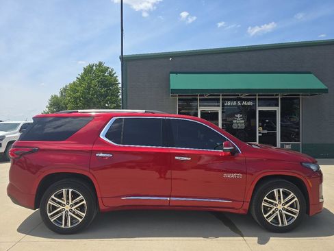 Used 2023 Chevrolet Traverse High Country w/ LPO, Floor Liner Package AWD/4WD image 10