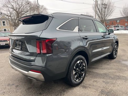 Certified 2024 Kia Sorento S image 5