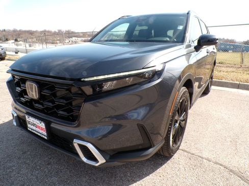 Used 2025 Honda CR-V Sport Touring image 1