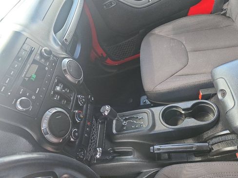 Used 2014 Jeep Wrangler Unlimited Sport w/ Quick Order Package 24S AWD/4WD image 19